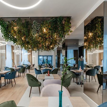 Hotel Clipa Drobeta Turnu Severin Exterior photo